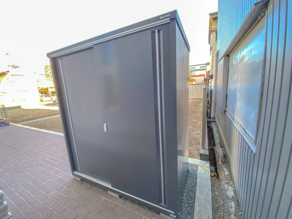 お話し中】【修繕必要】屋外用 物置